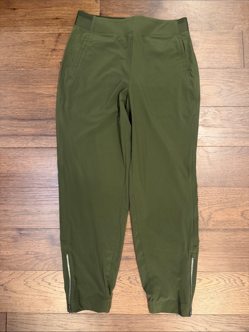Athleta Brooklyn Heights Jogger Size 4 in Aspen Olive - C57-014